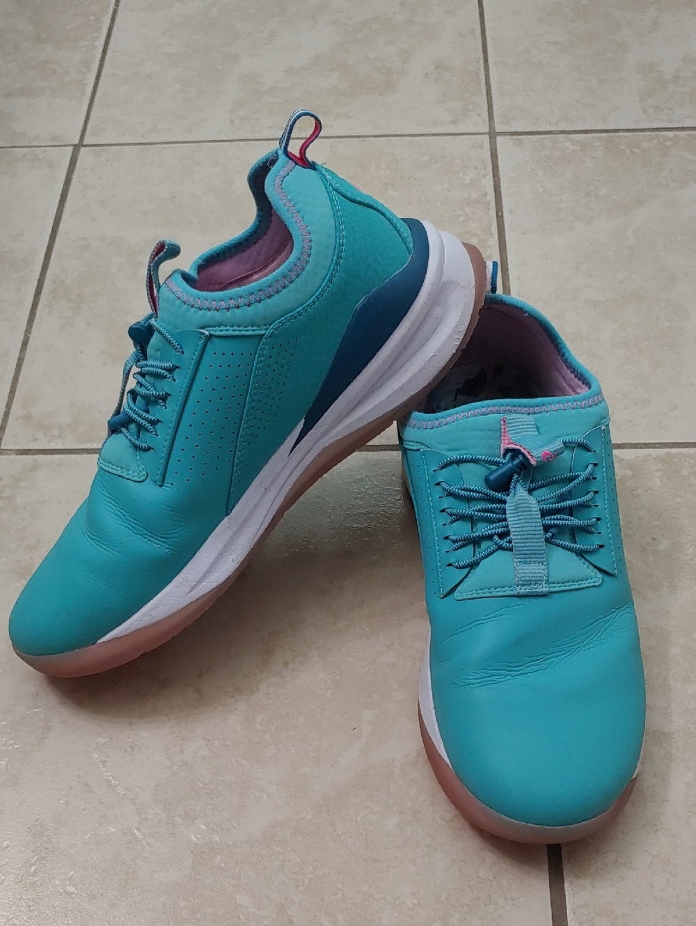 Clove Blue Nursing Shoes Limited Edition Pacific Palm Sneakers Unisex 10.5/9